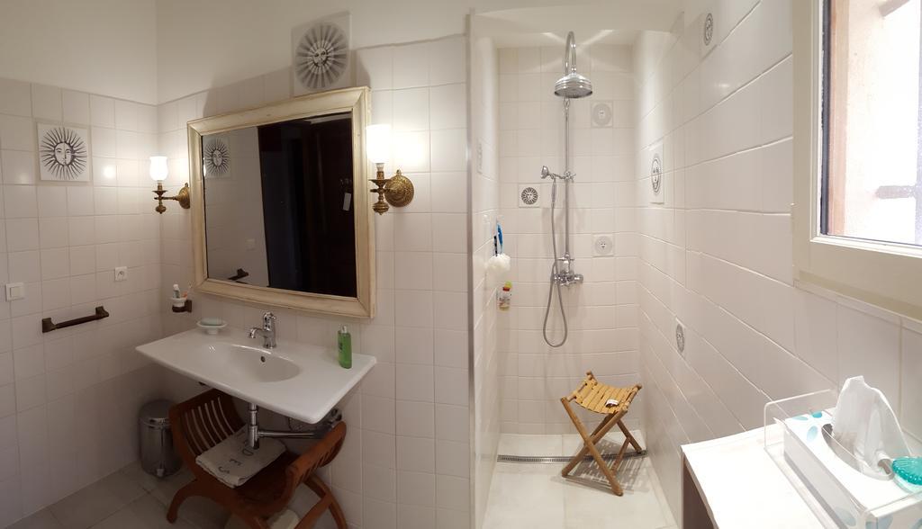 Bed and Breakfast Lamanderie En Provence Alleins Pokoj fotografie